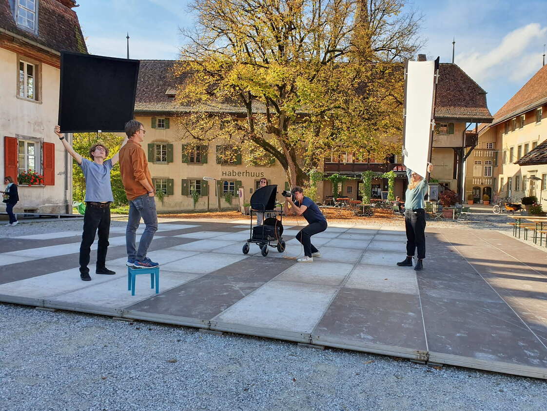 BRILLENBÜHNE BRILLENBÜHNE